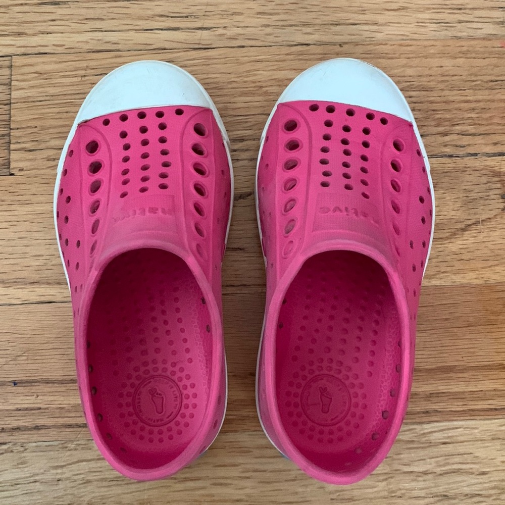 Native shoes- used, good condition size C8